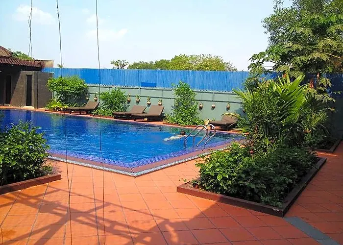 Empire Hotel 3*
