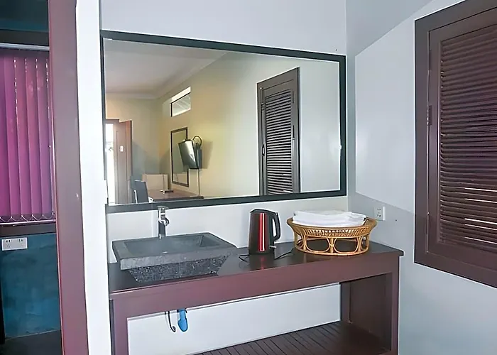 Empire Hotel